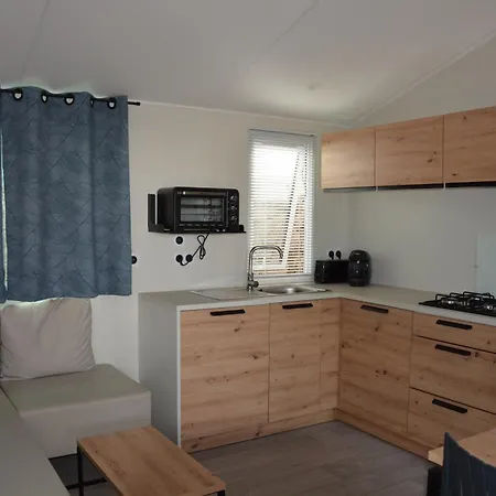 Domaine De L'ile D'or Camping